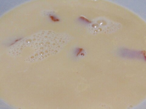 ベーコンの豆乳味噌スープ